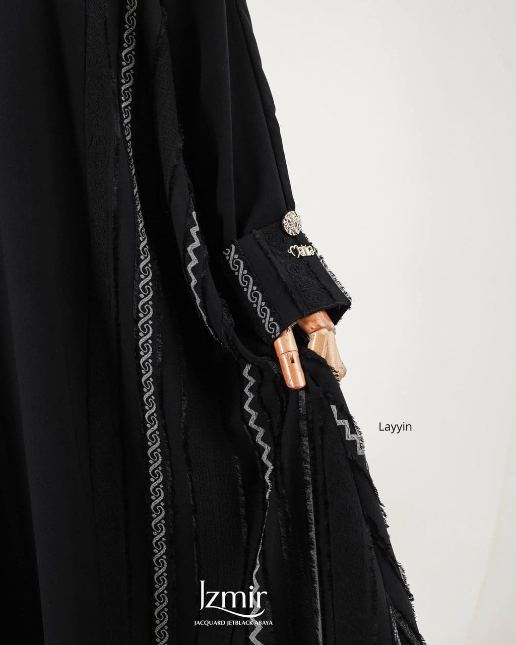 Mahira - Izmir jetblack series