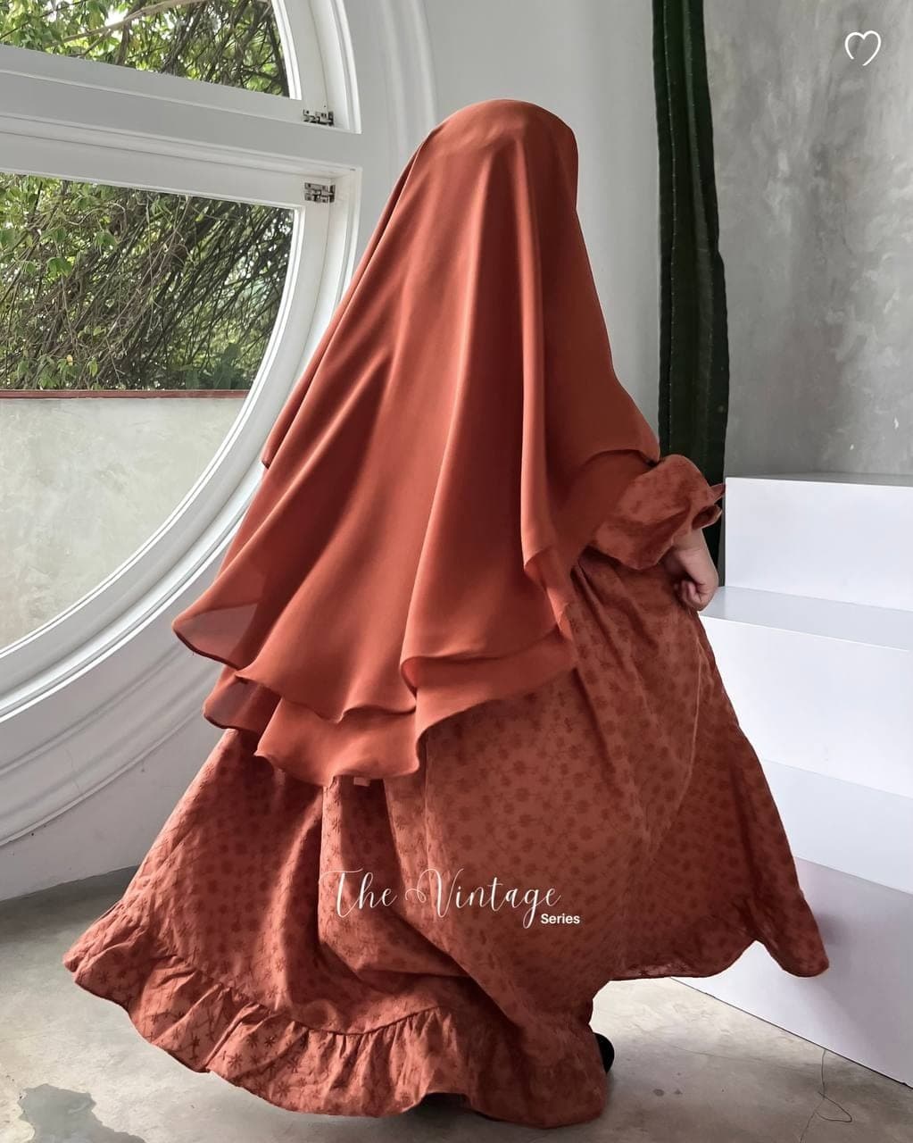 (BTH) Mahira - vintage kids